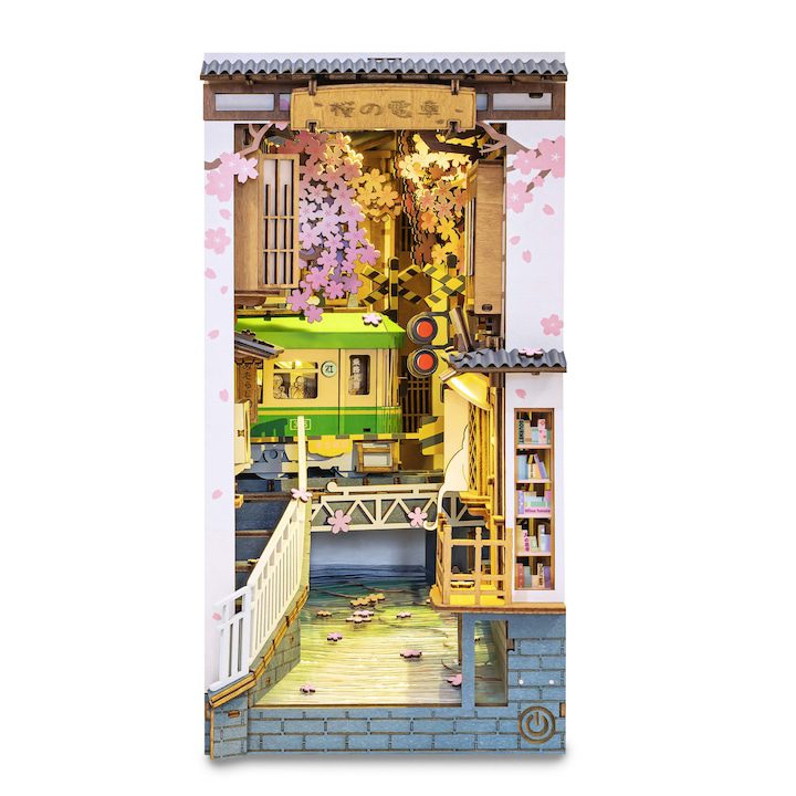 3D Пъзели: Вълнуващо пътешествие в свят на забавление и развитие 🎯 3D пъзел Rolife, DIY Миниатюрна домашна книга Sakura Densya, дърво, 340 части