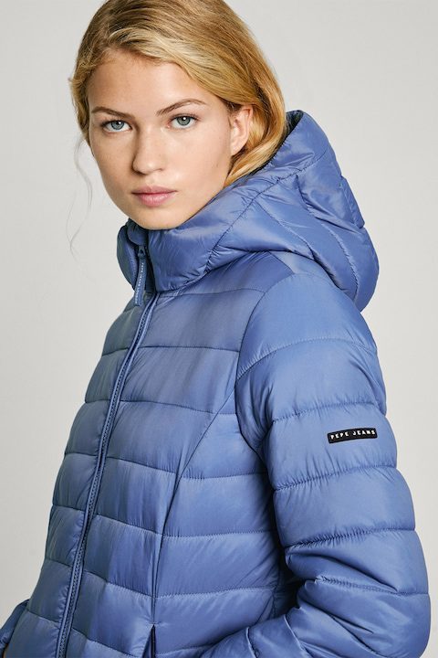 Дамски Якета 2025 - Вижте кои са Най-Желаните в България Pepe Jeans London, Капитонирано зимно яке с качулка, Тъмносин