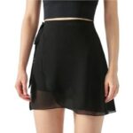 Красиви и Стилни Дамски Поли – Какво Предлага Мода 2025 Година