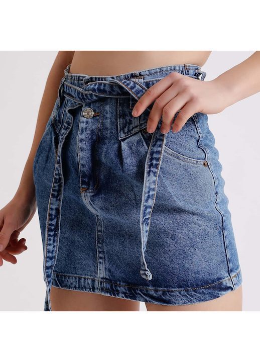 Красиви и Стилни Дамски Поли - Какво Предлага Мода 2025 Година Дамска дънкова пола