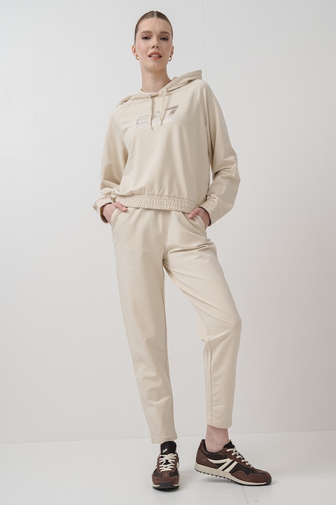 EA7 спортни екипи и дамски анцузи: пълен преглед на модели, дизайн и цени EA7