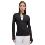 Бюджетни дамски спортни и ежедневни якета до 100 €