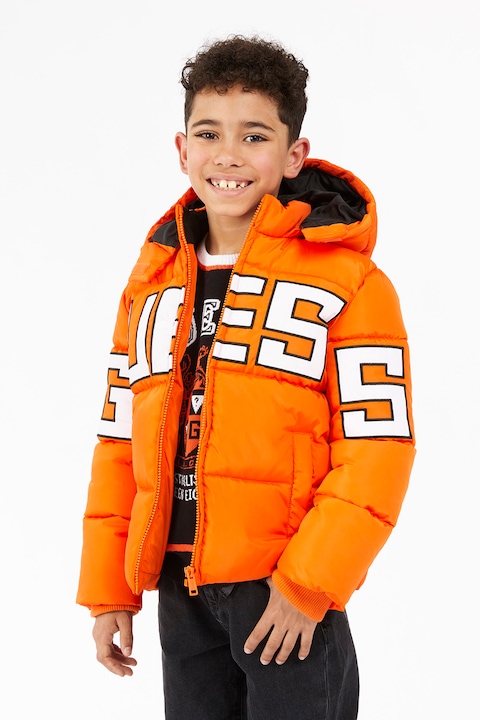 Детски Якета за Момчета – Красиви и Стилни През 2026 Година GUESS KIDS