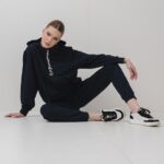 EA7 спортни екипи и дамски анцузи: пълен преглед на модели, дизайн и цени