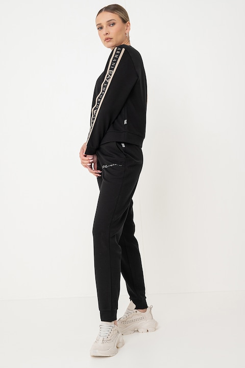 EA7 спортни екипи и дамски анцузи: пълен преглед на модели, дизайн и цени EA7