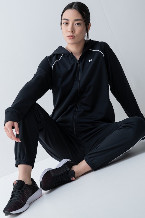 Дамски спортни екипи с качулка и джобове (hoodie) Дамски спортни екипи с качулка и джобове (hoodie)