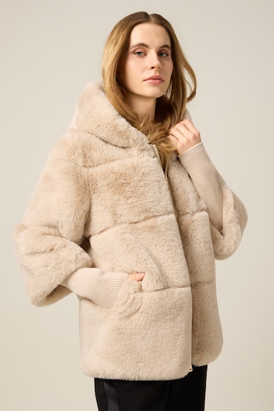 Дамски Палта С Качулка — Идеалните Модели За Дъждовни Дни Дамски Палта С Качулка — Идеалните Модели За Дъждовни Дни