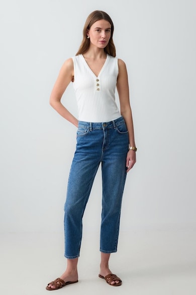 Дънки Mom Fit - Най-Стилните 9 Модела За 2026 JIMMY KEY Скъсени дънки Mom