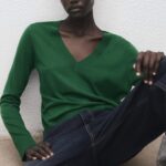 Топ 11 Шпиц Дамски Пуловери, Които Подобряват Стайлинга Ви