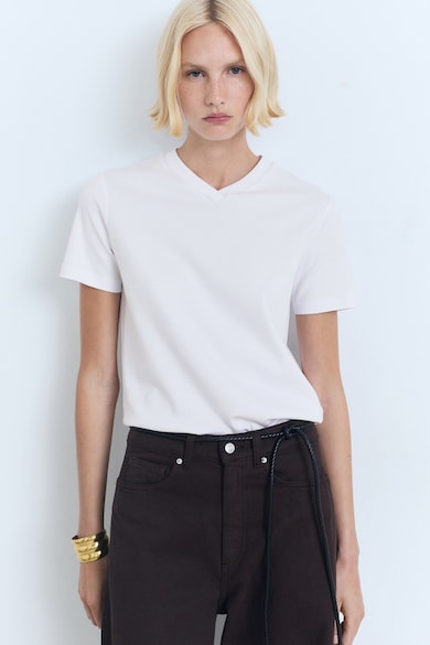 Кои Са Най-Предпочитаните Дамски Тениски За Пролет 2026 Кои Са Най-Предпочитаните Дамски Тениски За Пролет 2026