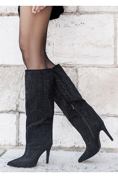 Топ 9 Ботуши С Декоративни Детайли — Капси, Монограми, Стрази