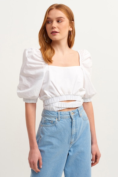 Топ 10 Дамски Базови Бели Блузи И Тениски Под 20 € OXXO Памучна блуза с квадратно деколте