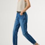 Топ 8 Дамски Дънки За Работа И Офис (Елегантни И Удобни) Топ 8 Дамски Дънки За Работа И Офис (Елегантни И Удобни)