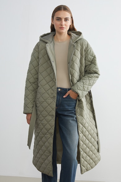 Пухени И Капитонирани Дамски Якета: Топ 8 Уютни Модела LC WAIKIKI Капитонирано и уголемено яке с качулка