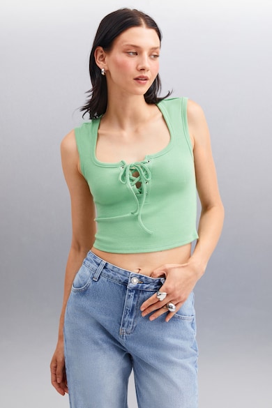 Топ 10 Бюджетни Дамски Блузи До 10 € — Стил Без Разходи GRIMELANGE Къса блуза с квадратно деколте