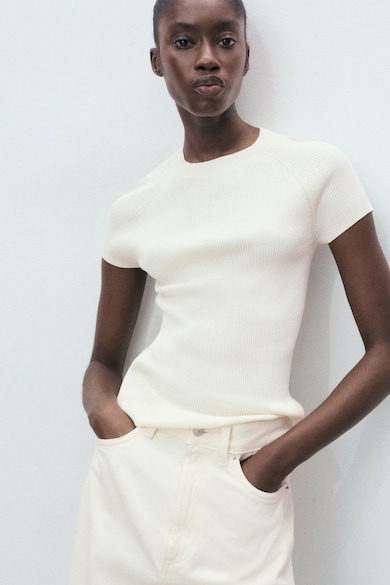 Дамски Пролетни Пуловери: Топ Избори За 2026 Mango Пуловер с овално деколте и къси ръкави