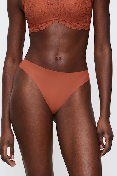 Спортни Безшевни Танга И Бикини — Комфорт За Трениране Triumph Безшевна танга Pretty Micro с дантелена задна част