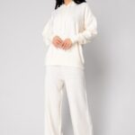 Подбрахме За Вас Най-Добрите Дамски Спортни Комплекти (Комфорт И Стил)