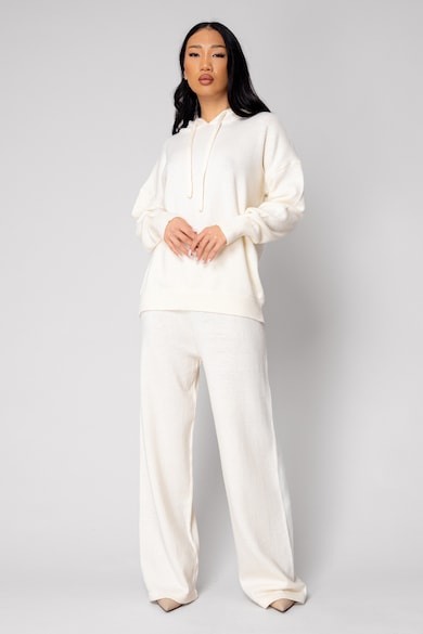 Подбрахме За Вас Най-Добрите Дамски Спортни Комплекти (Комфорт И Стил)